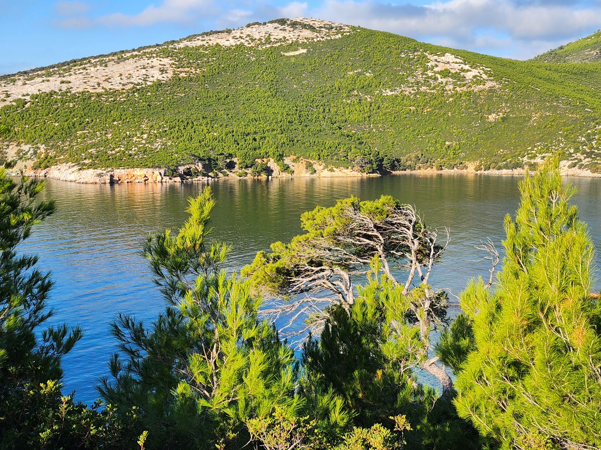 Σκύρος διακοπές: Παραλίες, χωριά και εμπειρίες